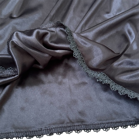New! BrinKina Black Slip Skirt with Lace Trim. Women’s 2XL. Excellent Condition - Picture 6 of 8